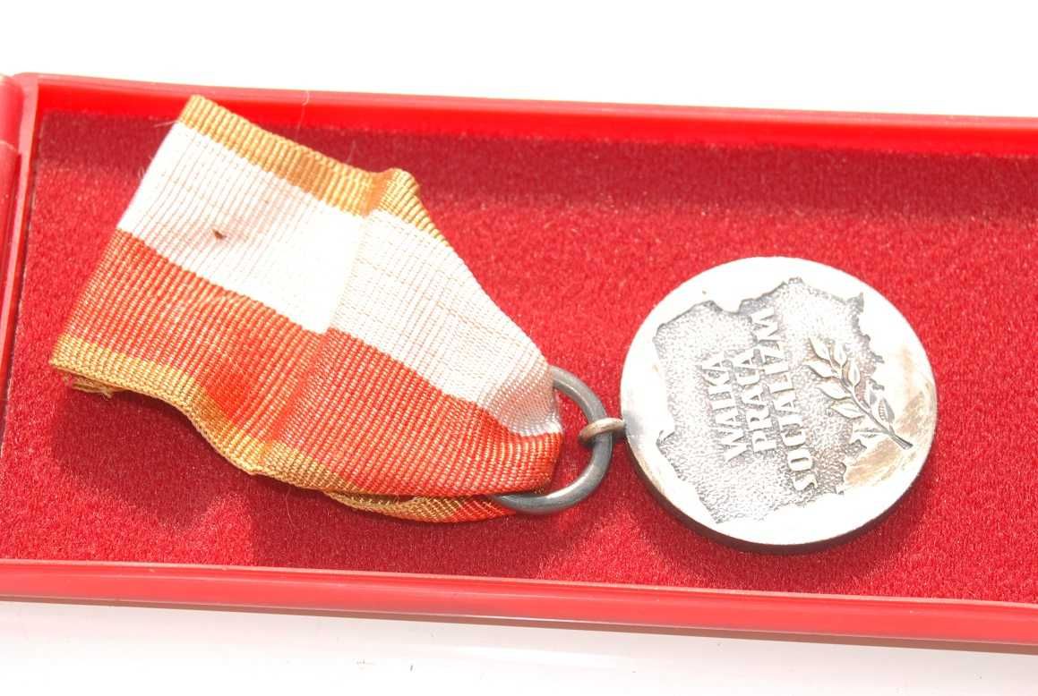 Stary medal odznaczenie Polska - WALKA PRACA SOCJALIZM