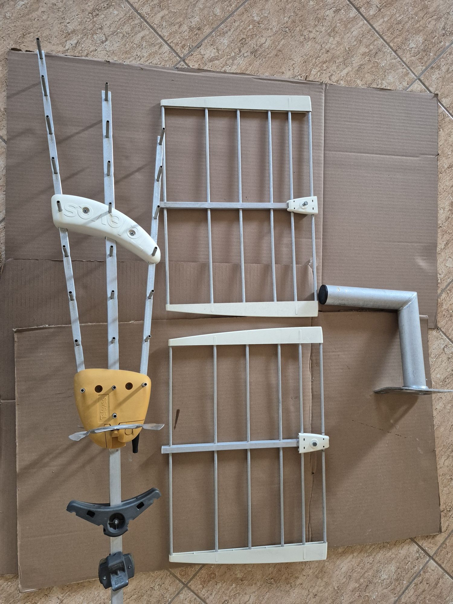 Antenas terrestre e satélite