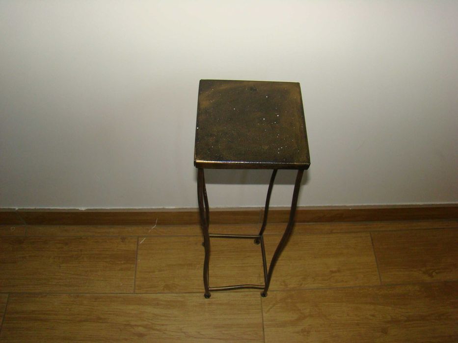 Kwietnik        metalowy