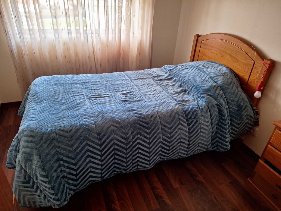 Cama Solteiro (110cm x 200cm) Madeira Maciça