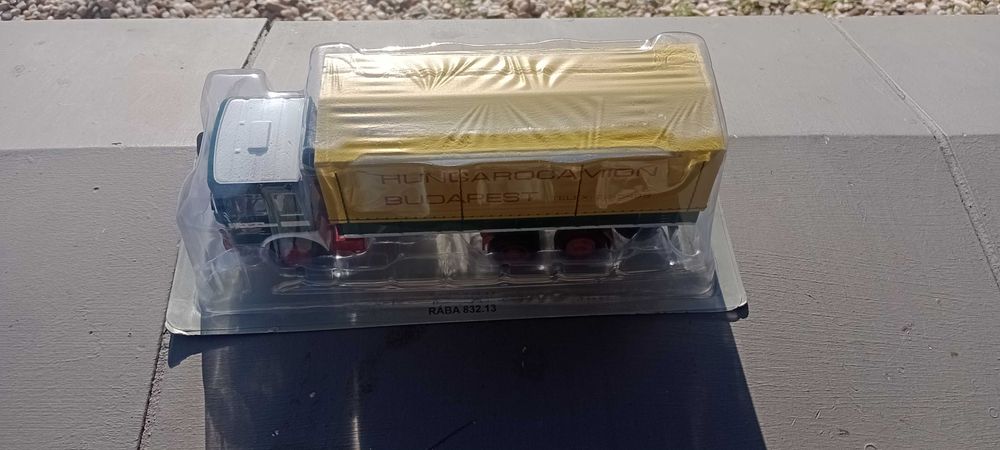 Sprzedam modele ciężarówek skala 1:43