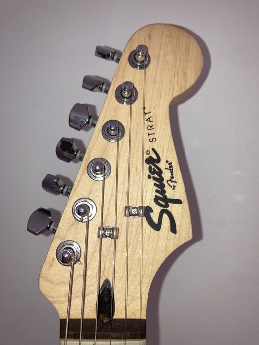 Guitarra Fender Squier (nova)