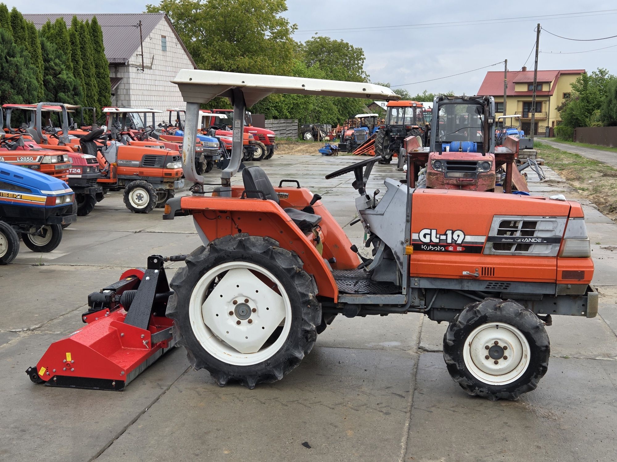 Traktorek japoński Kubota GL19 z kosiarką bijakowa 4x4 rewers
