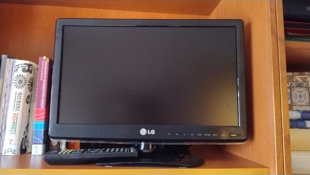 TV/Monitor LG 19'' - não smart