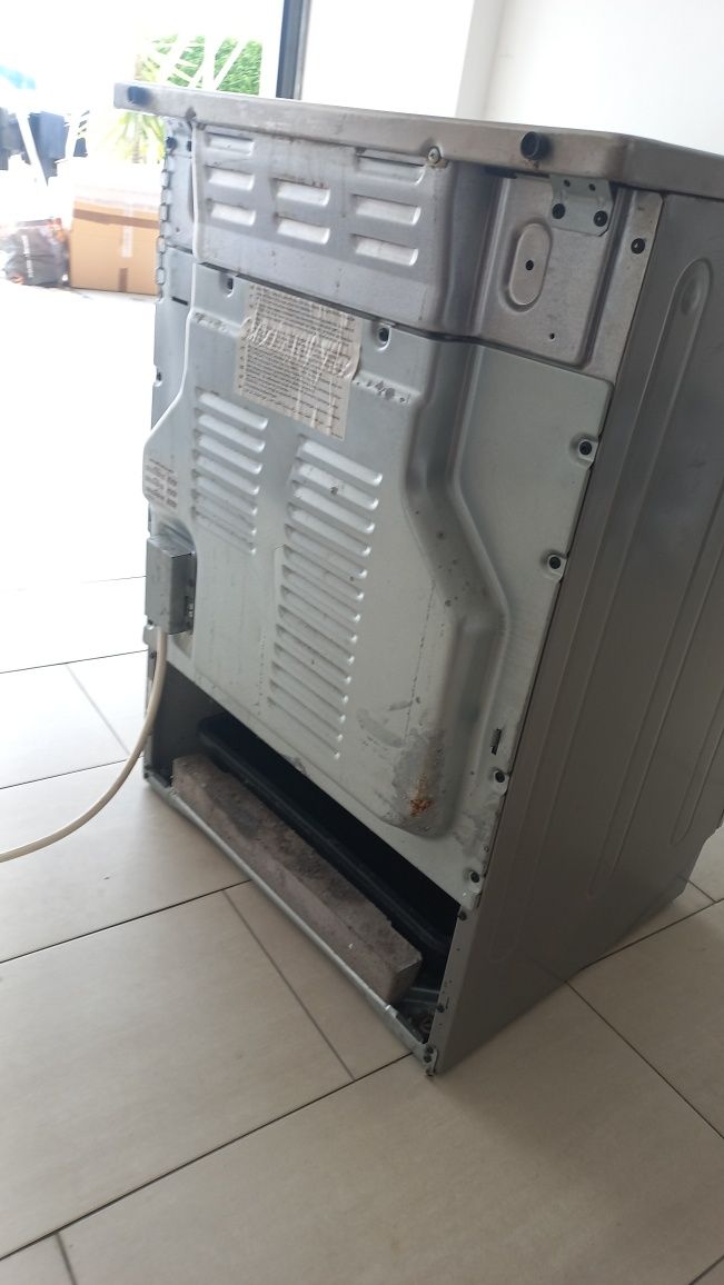Fogão eléctrico em bom estado