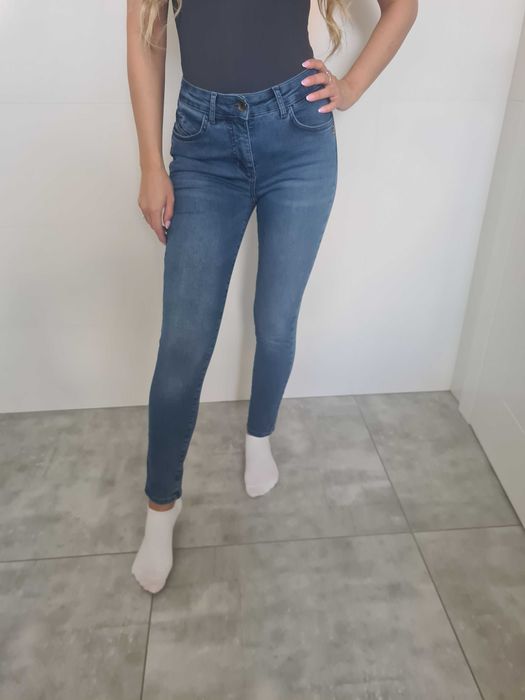 Spodnie firmy Patrizia Pepe rozmiar 26