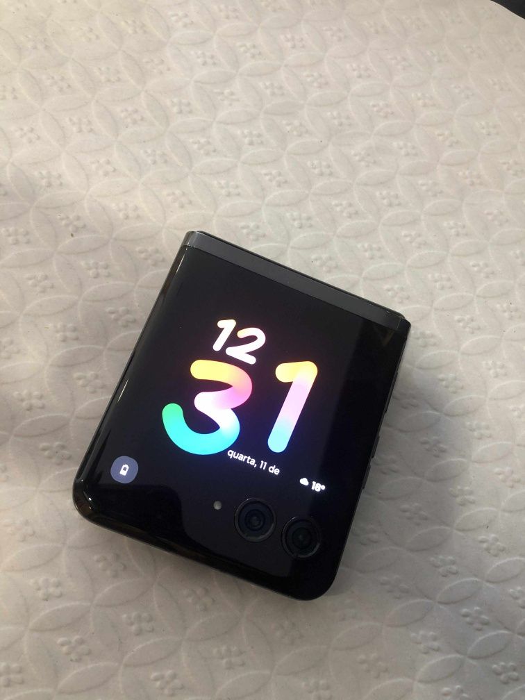 Troco Motorola razr 40 ultra 5G 256Gbs
