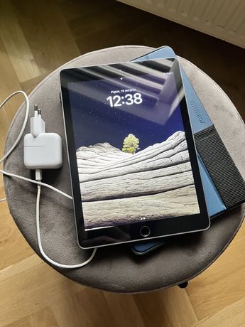 iPad 6. generacji (2018) 32GB space gray oryginalny smart cover