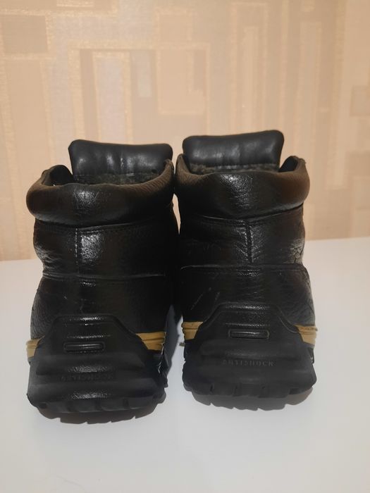 Зимові ботинки 42р