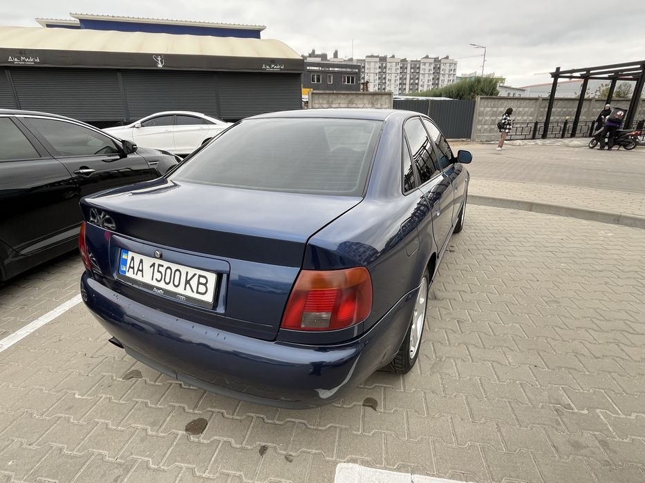 Продам Audi a4 b5 1.8 бензин