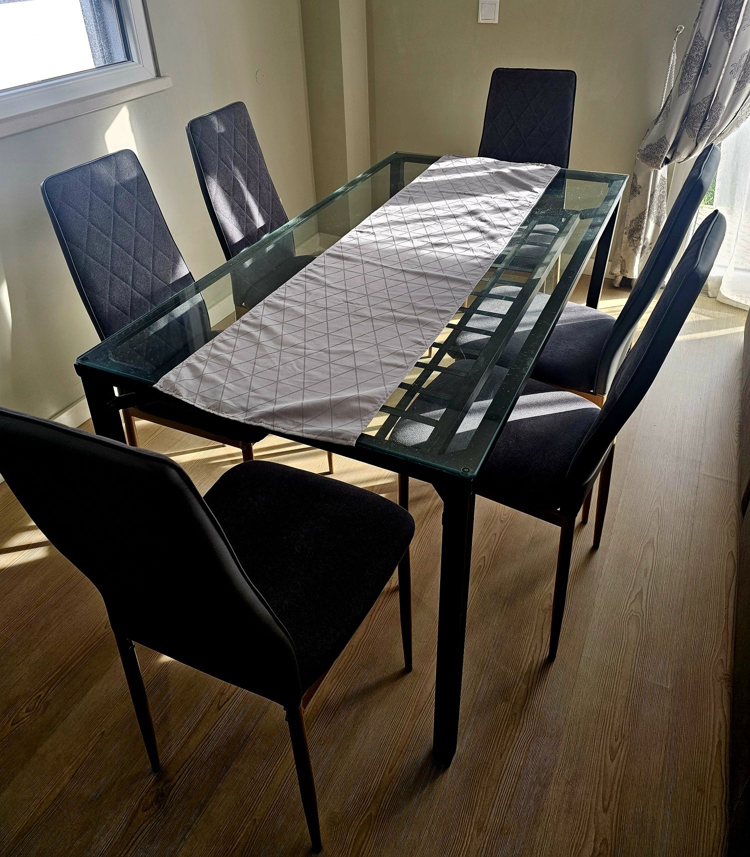 Mesa de ferro com tampo em vidro