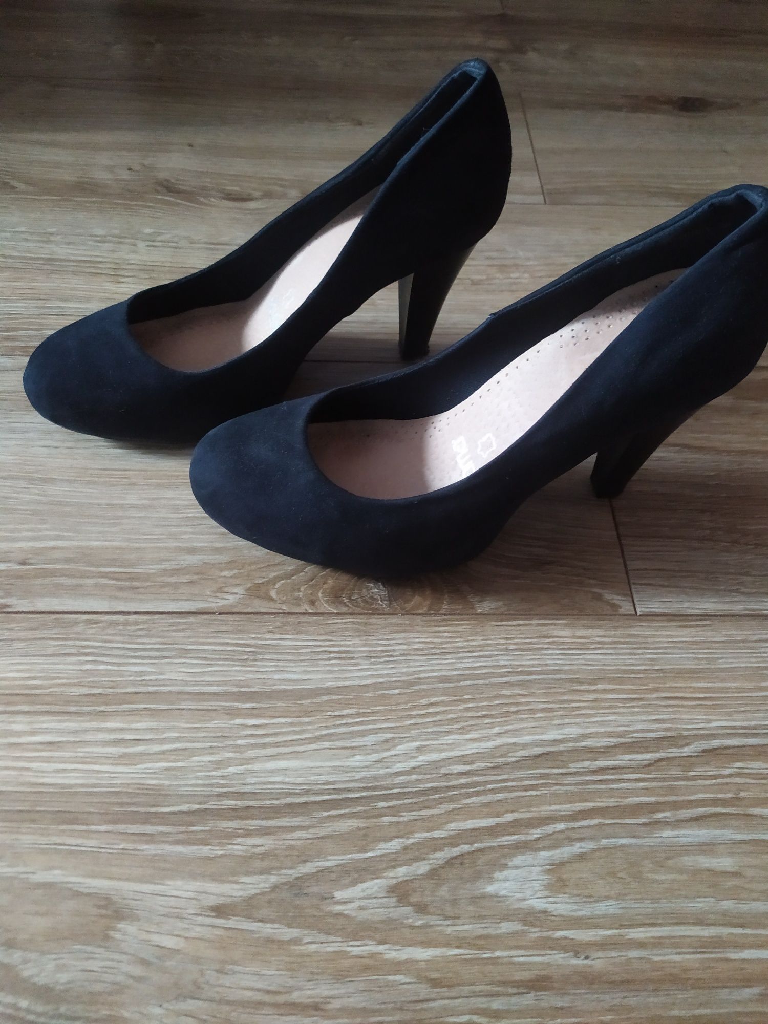 Buty na obcasie zamsz rozmiar 39