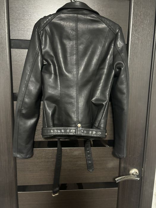 Продам новую куртку косуху