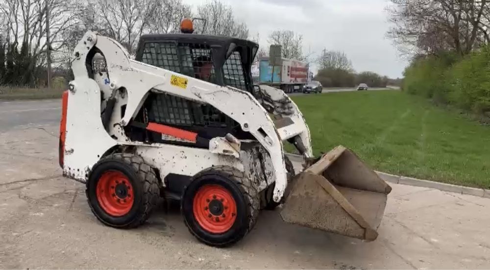 Бобкат міні-екскавато, ГІДРомолот ,вібромолот, мінік, навантажувач