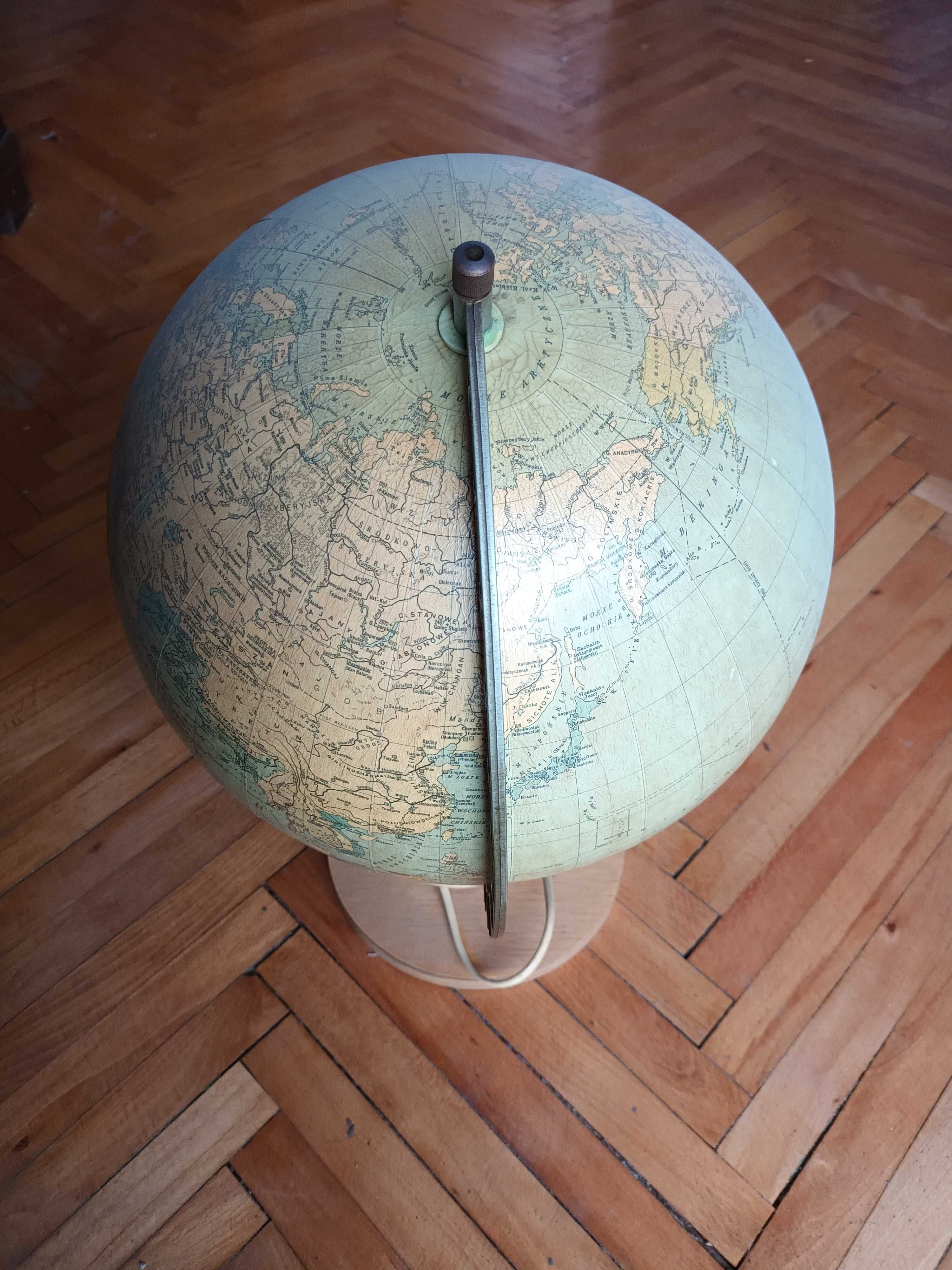 Stary antyczny globus podświetlany 60 - 70 PRL - U