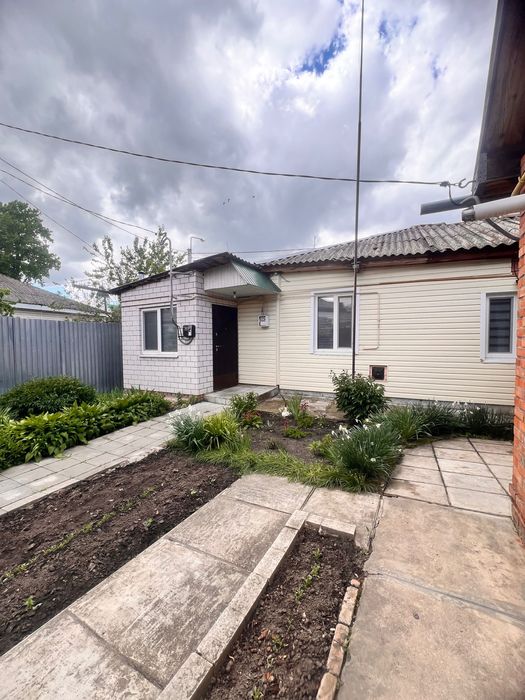 Частина будинку по вул. Гребінки