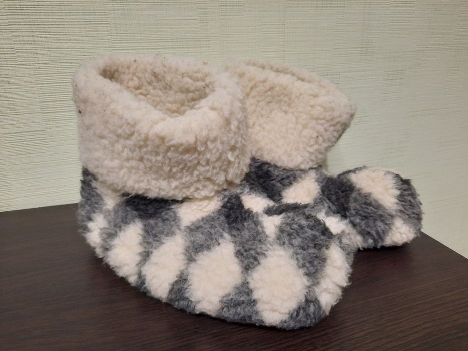 Уги из овчины, тапочки комнатные