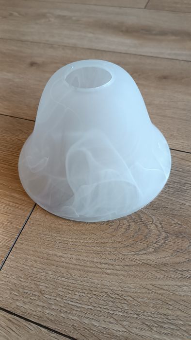 Klosze szklane białe