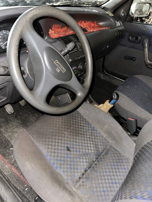 Fiat punto…………….