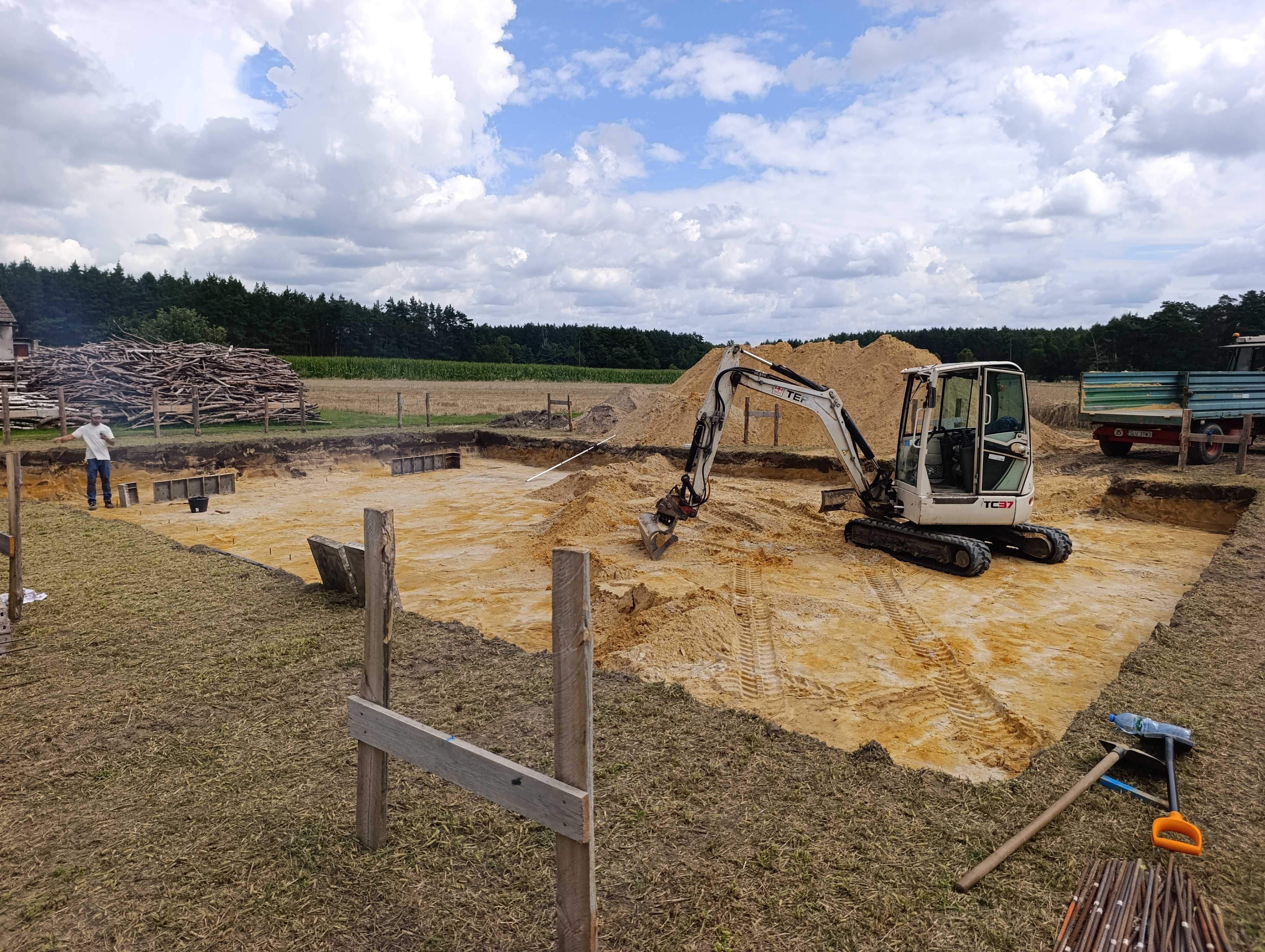 Usługi MINIKOPARKA 3,6T, Utwardzenie Terenu, Układanie kostki brukowej