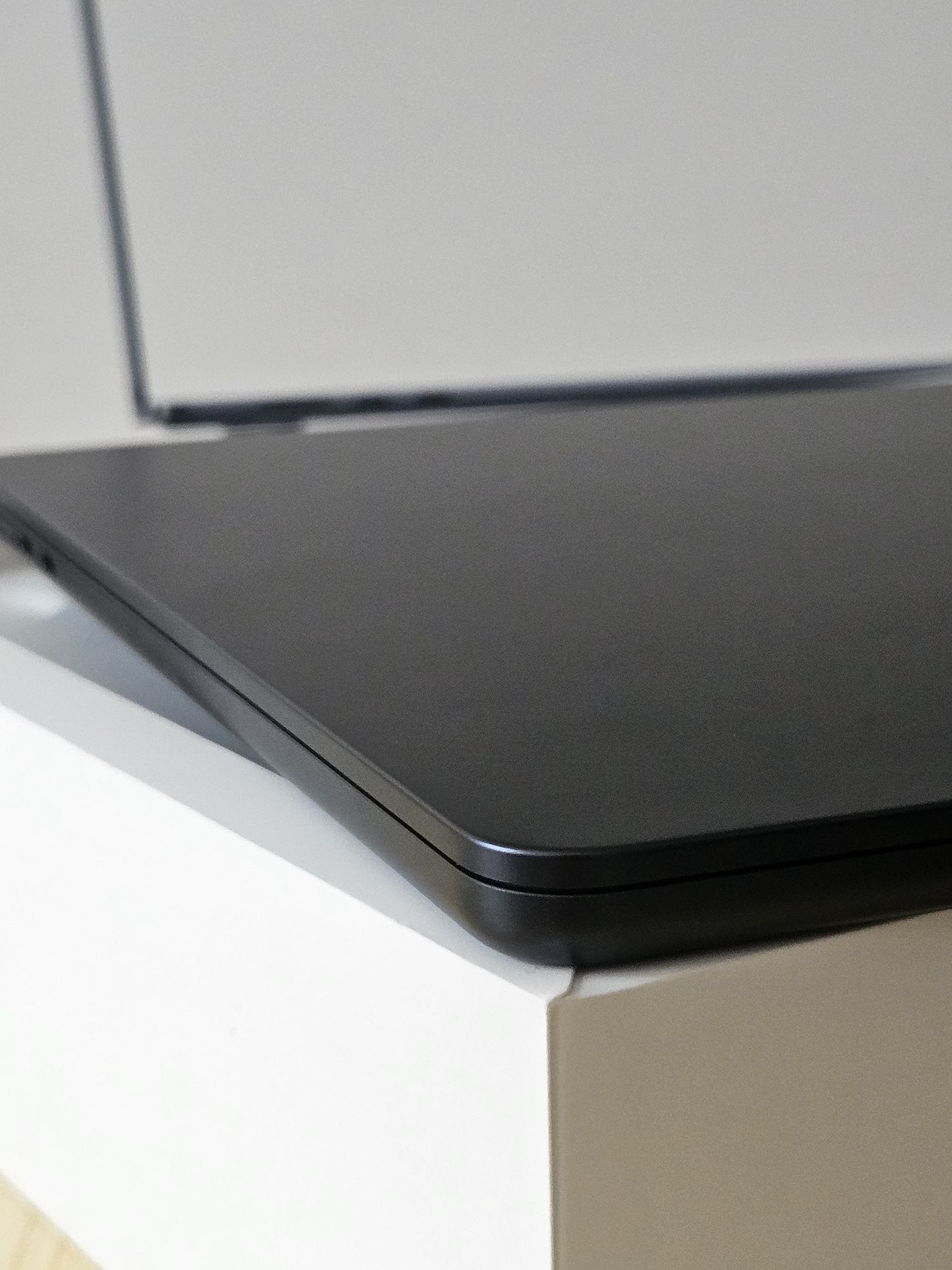 Macbook Air 15 M3 8/256 - jak nowy