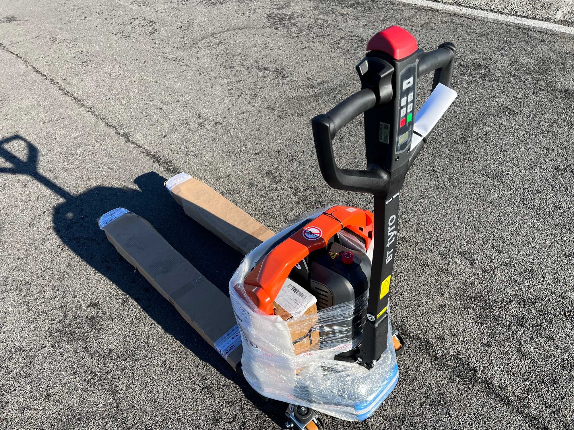 NOWY Paleciak elektryczny BT TYRO PTE20N - 2024 rok