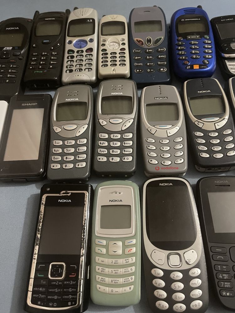 Лот Nokia и других мобилок,ретро,винтаж