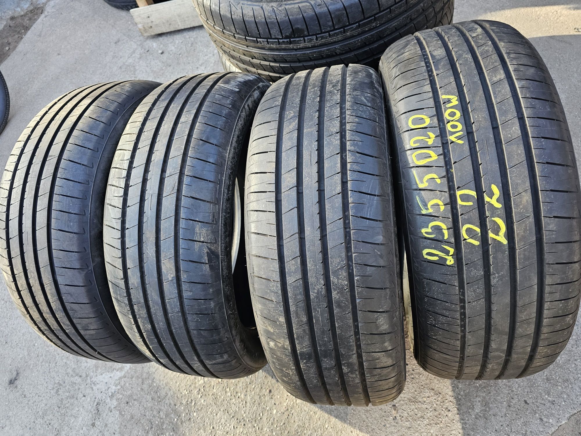 Opony Letnie Nowe Demo R20 235/50-Bridgestone-22Rok