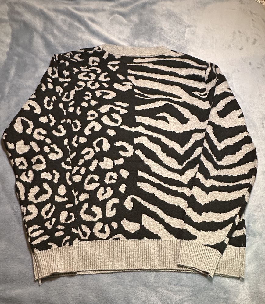 Camisola de malha cor cinza e preto com padrão, tamanho L [NOVO]