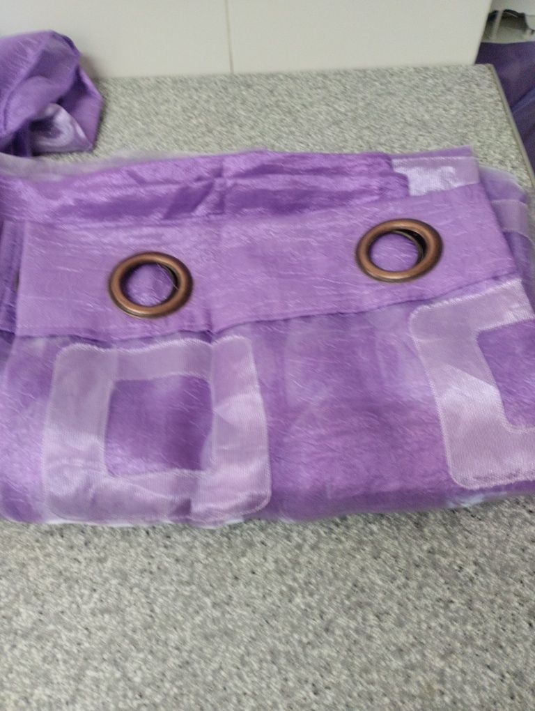 Conjunto de duas cortinas com véu lilás e roxo
