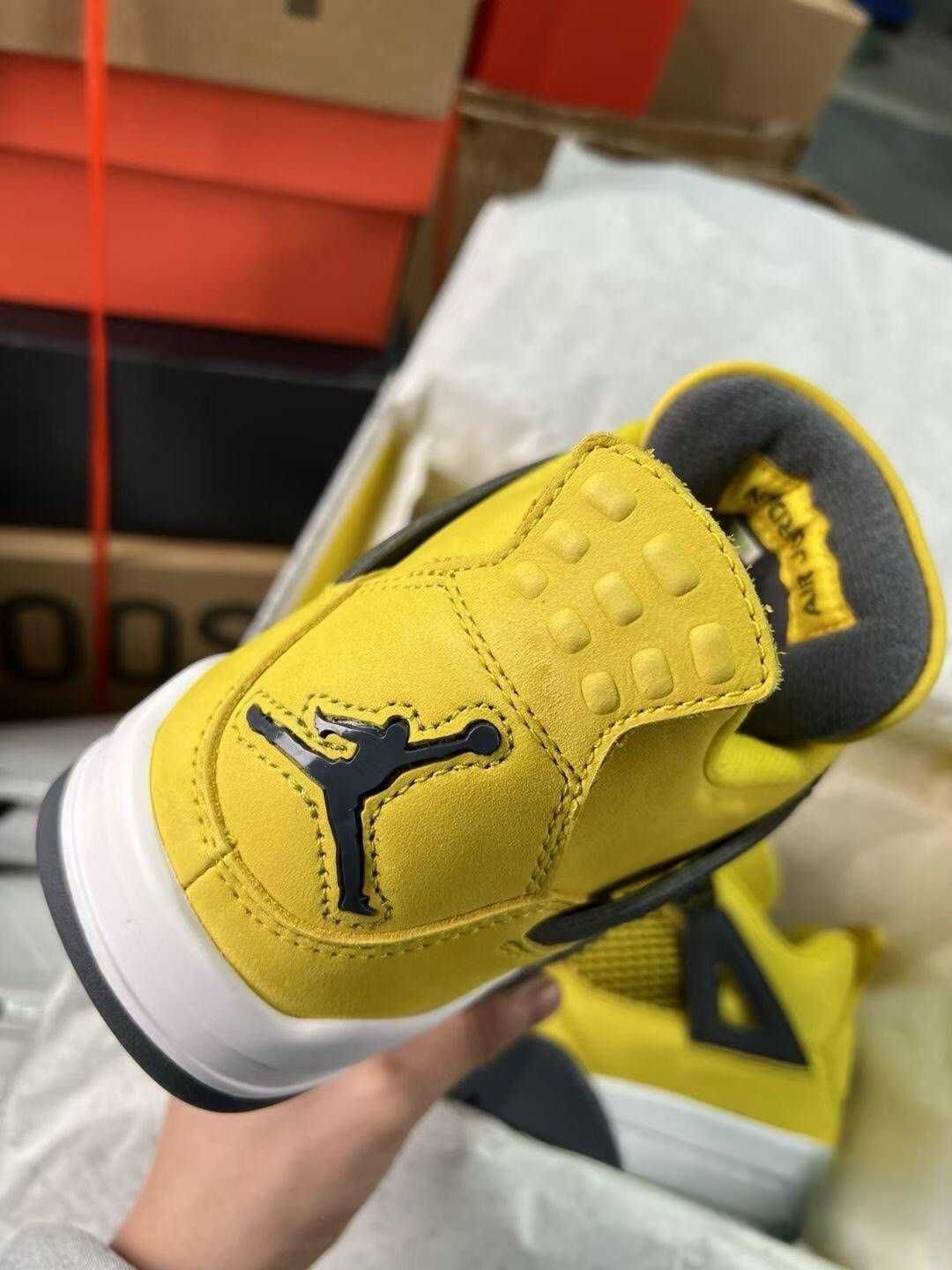 Jordan Air Jordan 4 retro "tour yellow"  R.37.5