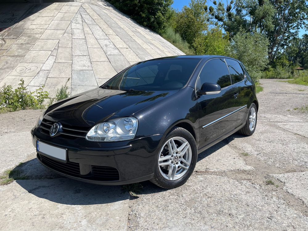 Продам VW Golf 5 1.6MPI 2005р