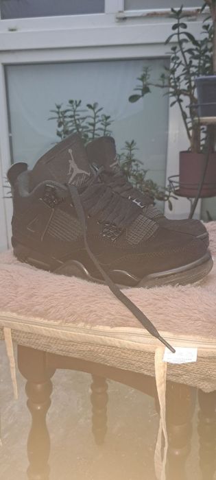 Nike Air Jordan 4 "Black Cat"
Состояние отличное
Размер:43
Идут без ор