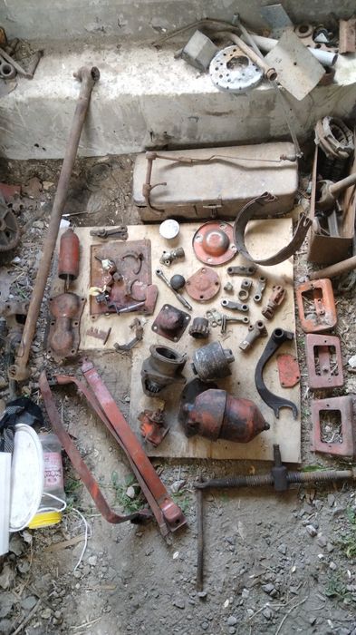 Продам до трактора т25 запчастини