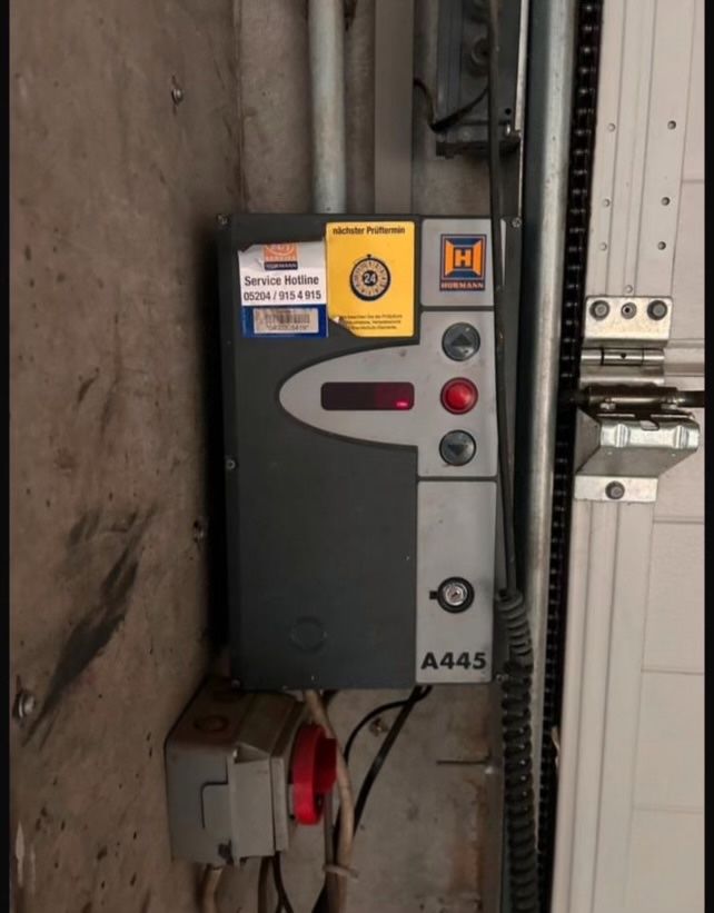 Brama segmentowa Hormann 400x400 opcja automat 445