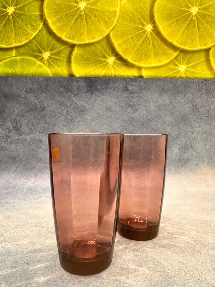 Два стакана в хорошем состоянии стеклянные