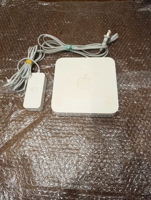 Apple AirPort Extreme A1354 отличный Wi-Fi роутер