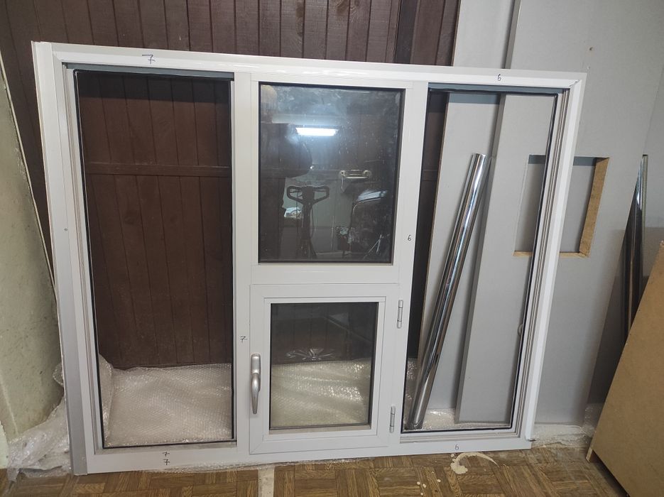 Алюминиевая перегородка- кассовый узел