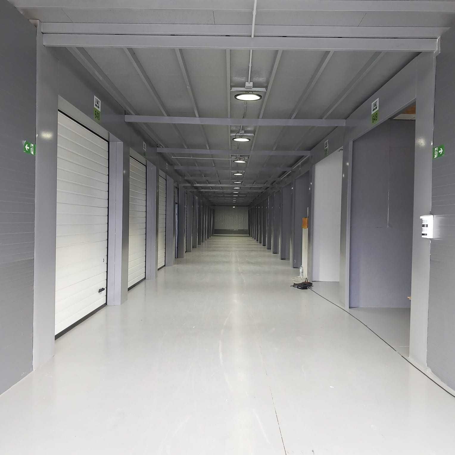 Serviços de mudanças e armazém,,, BOXES GARAGENS