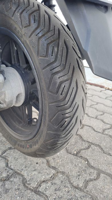 Honda Forza 125cc 2023 como nova com top case