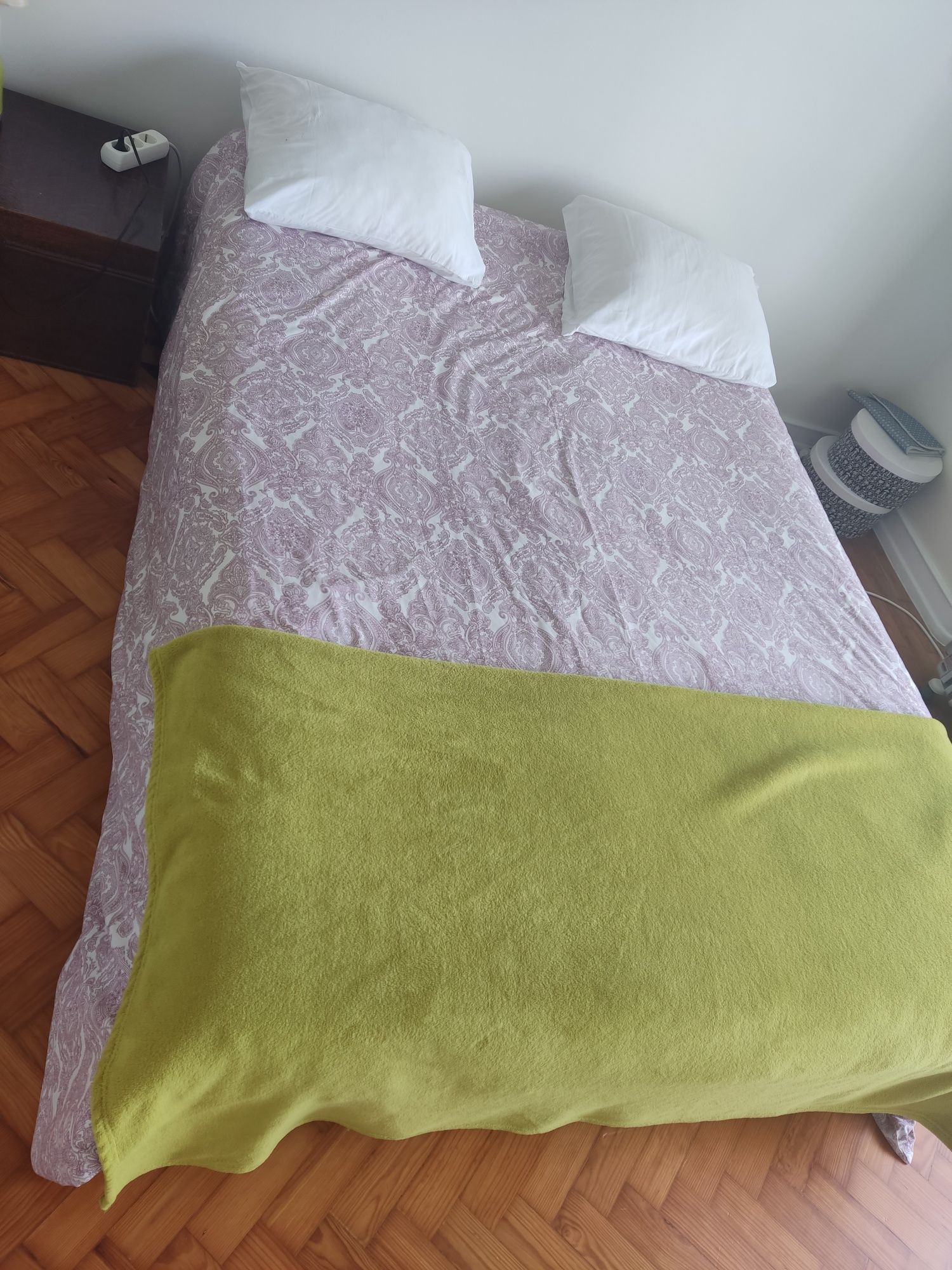 Cama Mandal Ikea com 4 gavetas incluídas