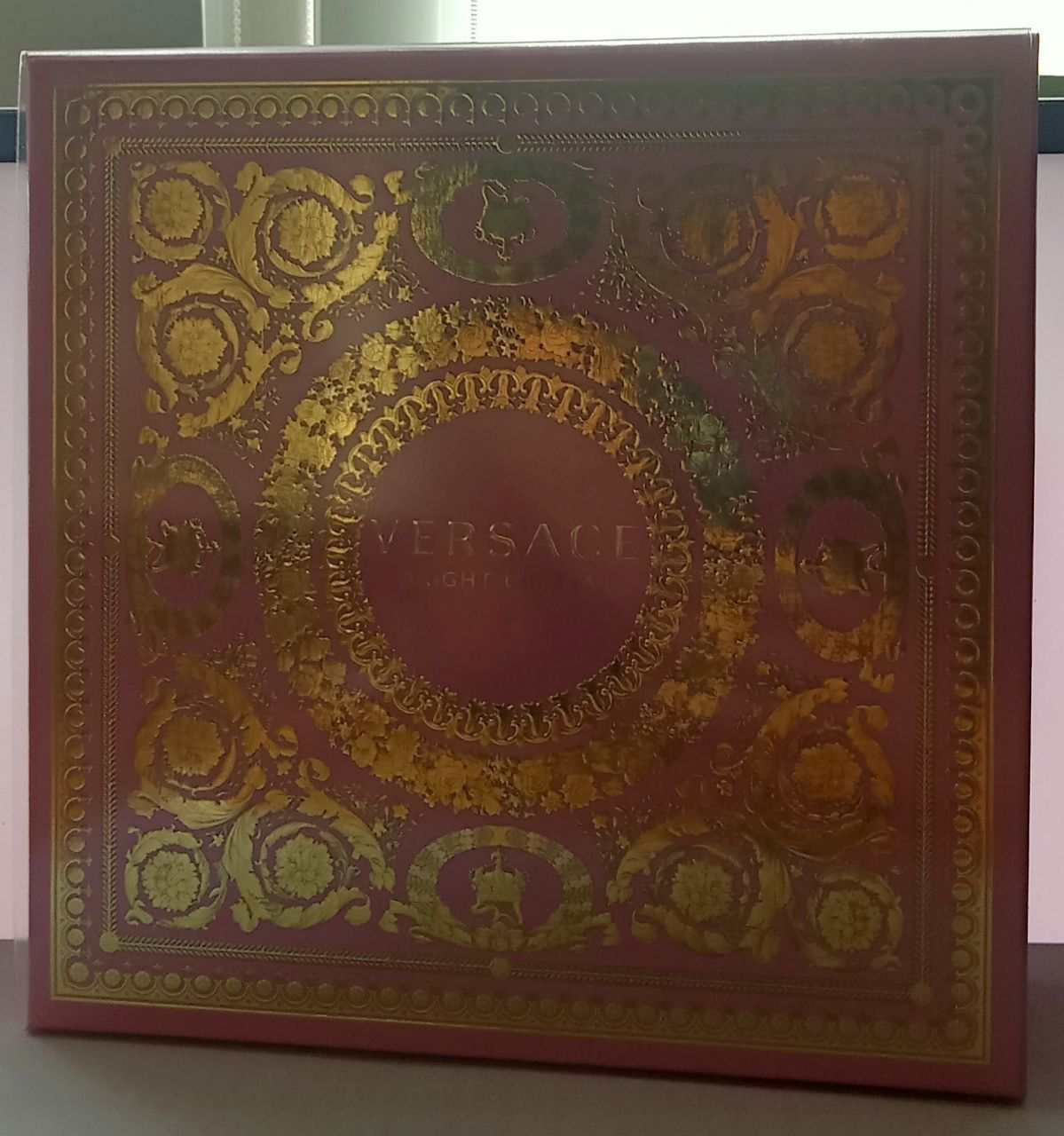 Пустой флакон от духов Versace bright crystal