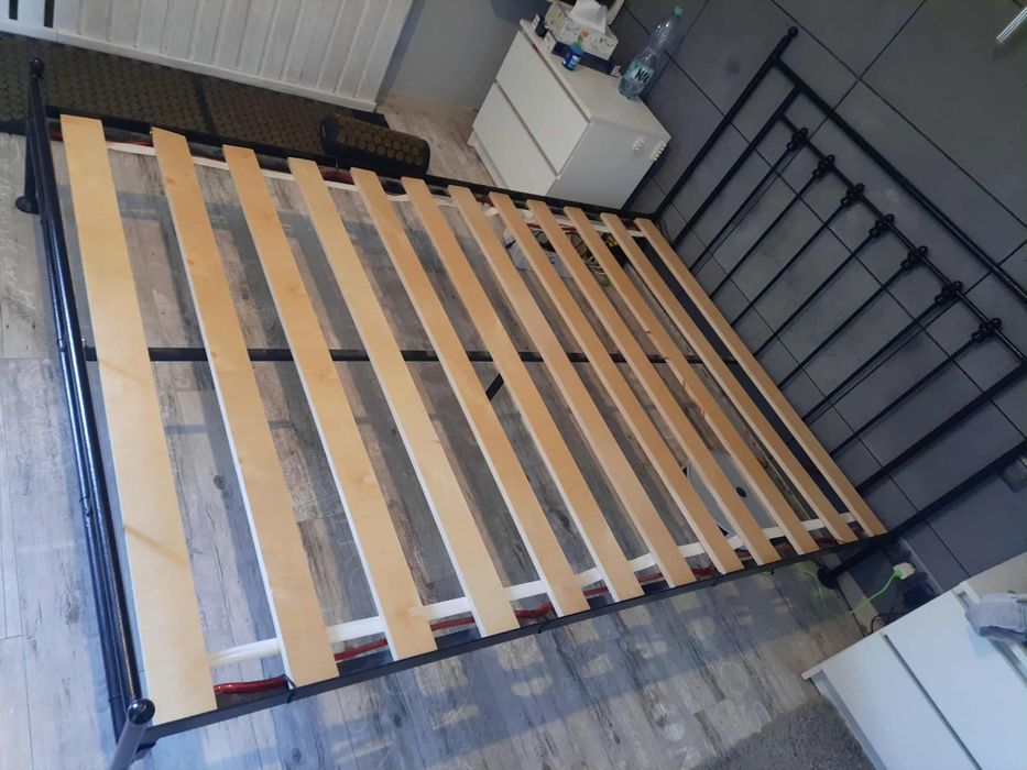 Łożko rama metalowa + stelaż (solidne)