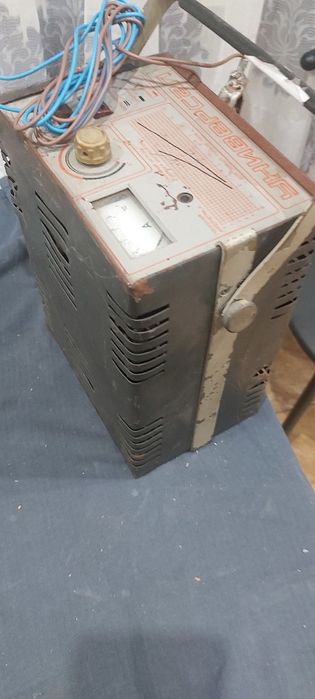 Продам зарядное устройство СССР