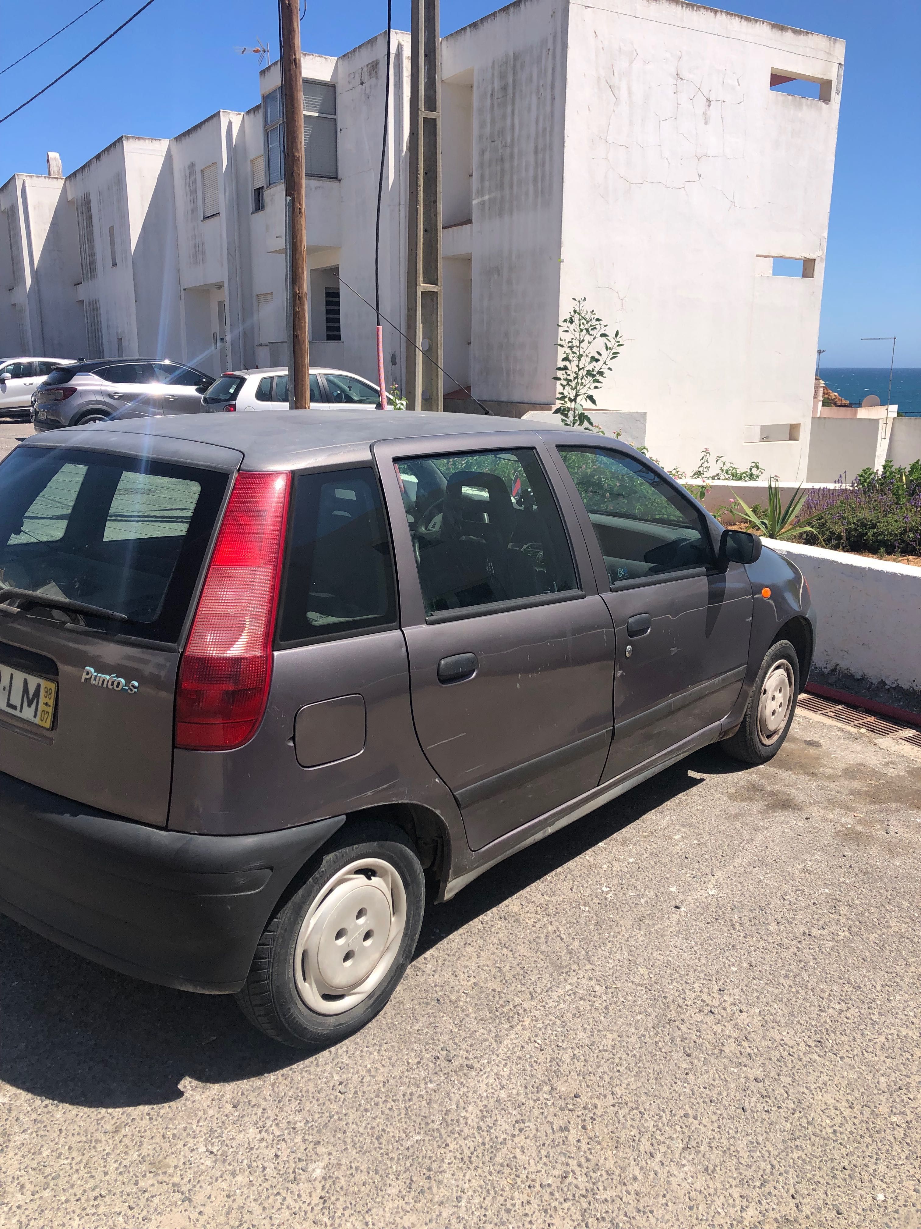 Vendo Fiat Punto 1998 – Pronto para rodar