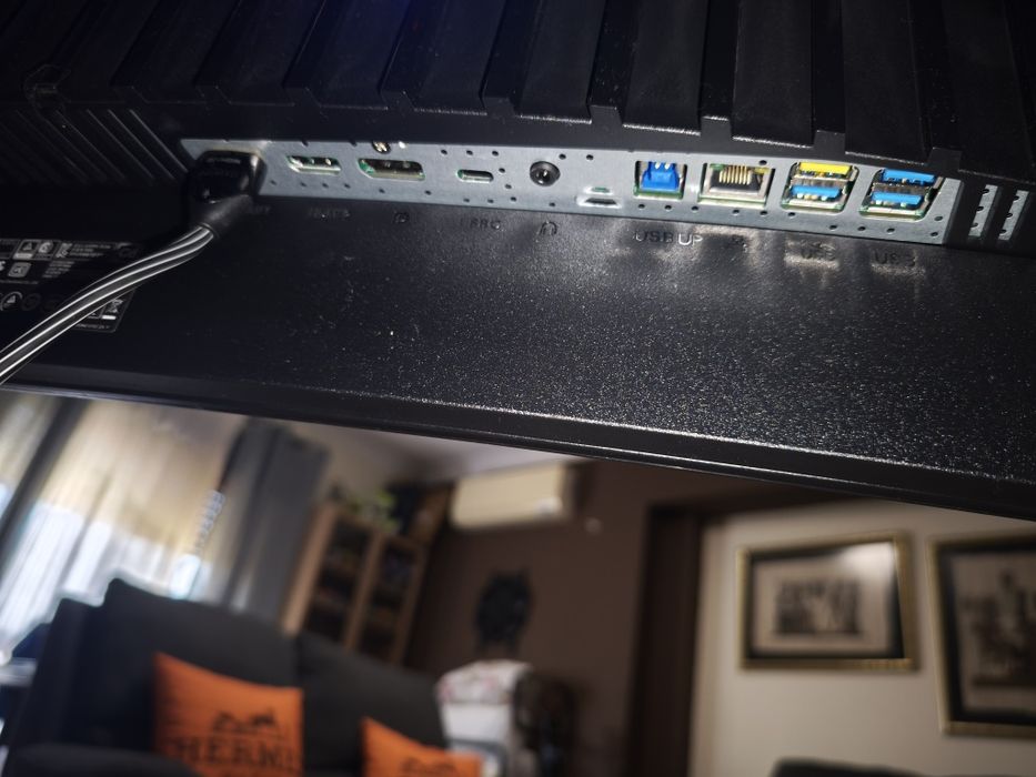 Monitor Porsche design PD49