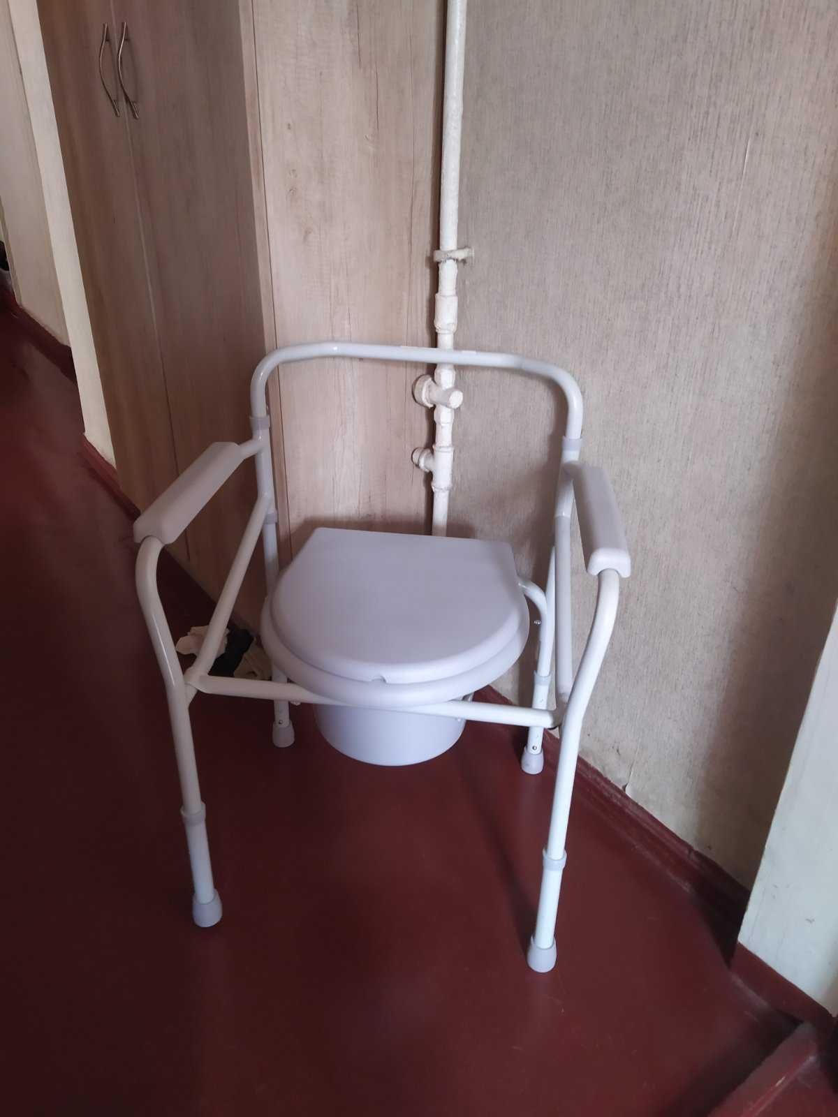 Стілець-туалет для малорухомих хворих