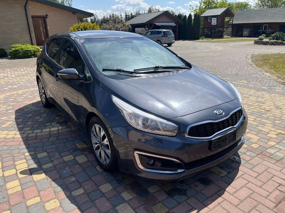 Części Kia Ceed 1.6 cdti kod lakier BE 2017 , 81 Kw