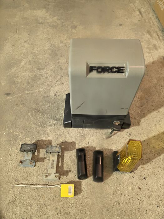 Napęd bramy przesuwnej Force