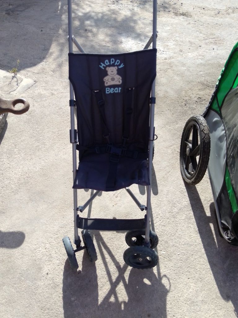 Brinquedo de bebé e carrinho